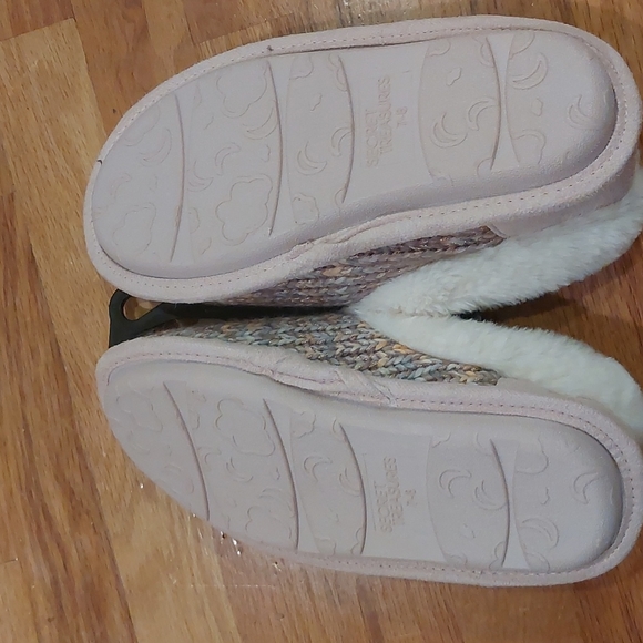 Secret Treasures Slippers - Picture 5 of 12